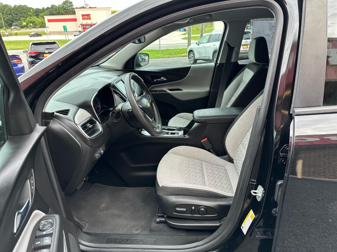 Chevrolet Equinox FWD 4dr LS w/1FL 2022