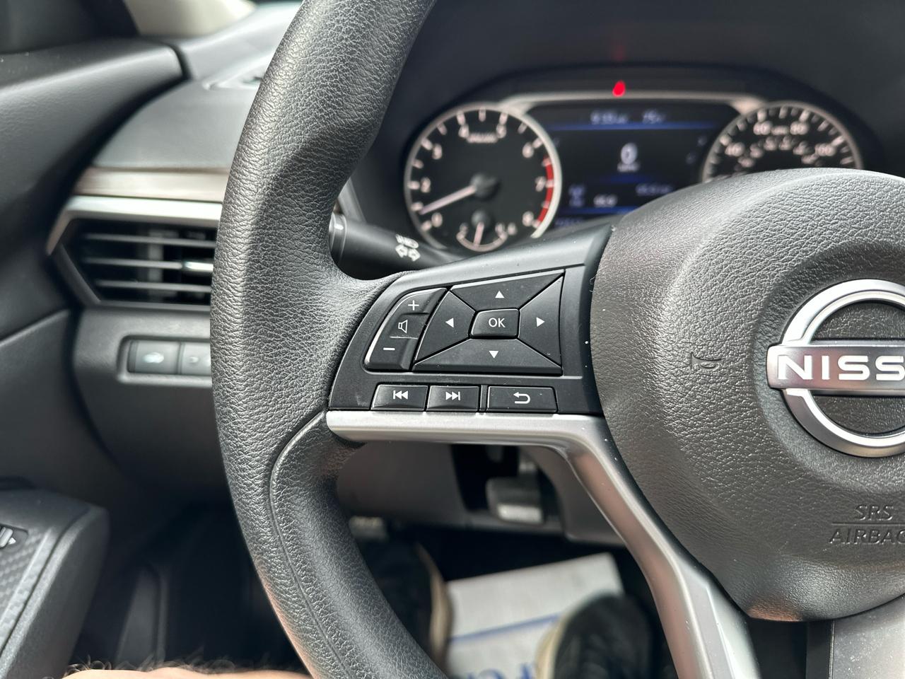Nissan Altima 2.5 SV Sedan 2024