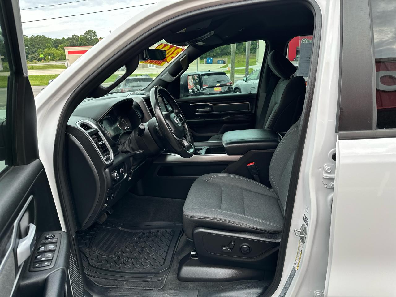 RAM 1500 Lone Star 4x2 Quad Cab 6'4" Box 2021
