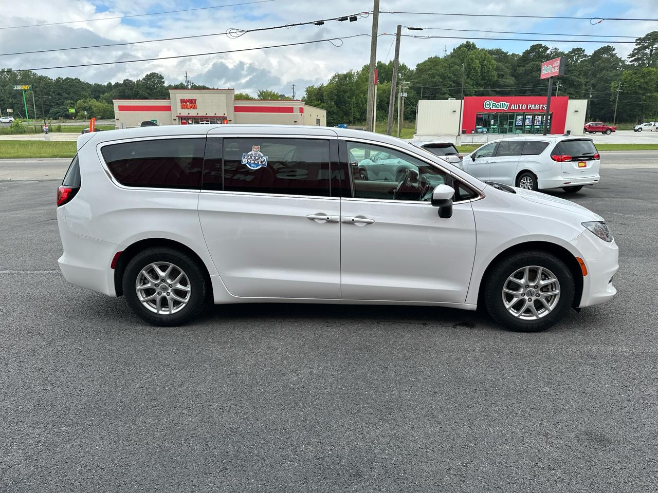 Chrysler Voyager LX FWD 2022