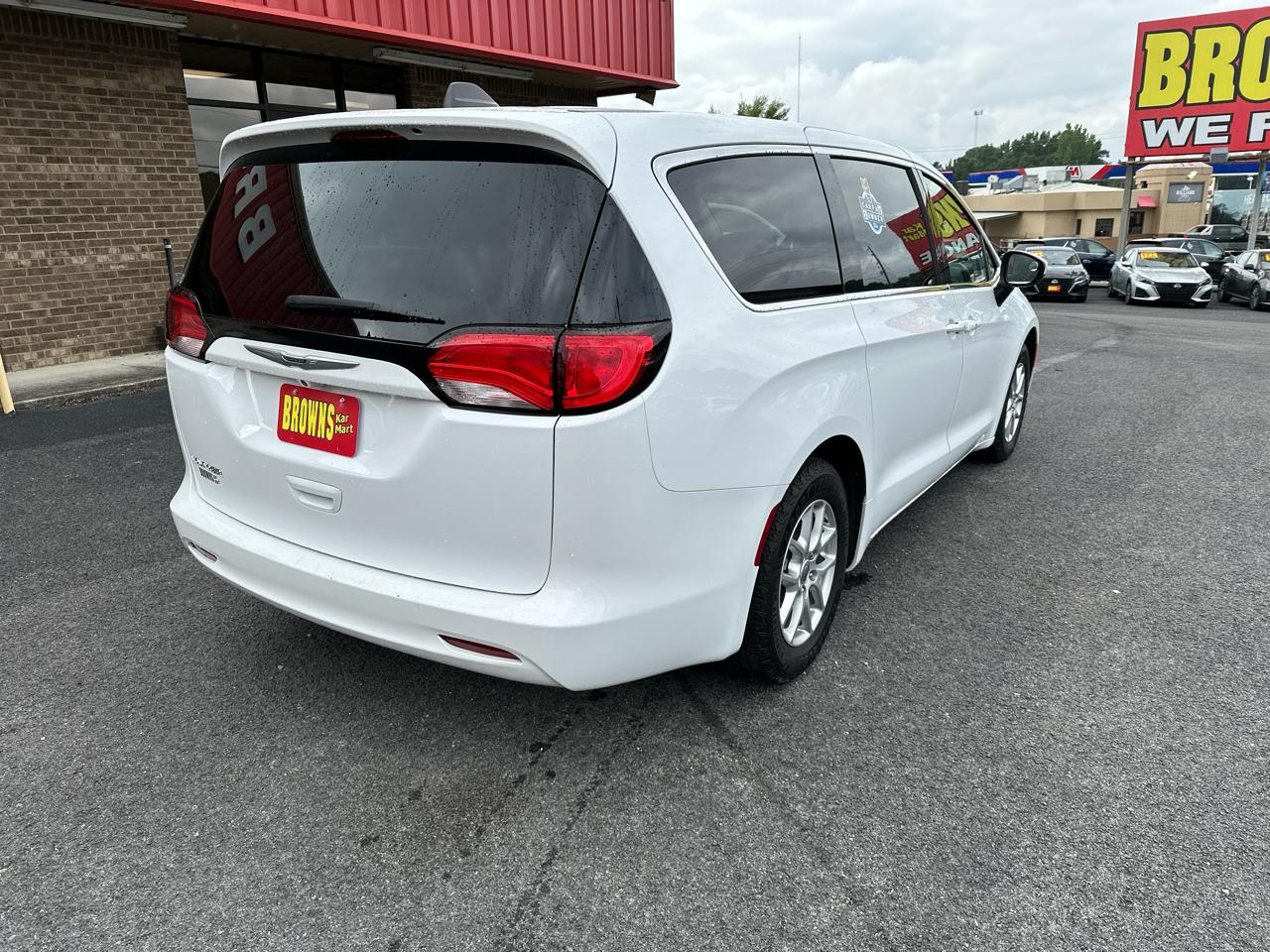 Chrysler Voyager LX FWD 2022