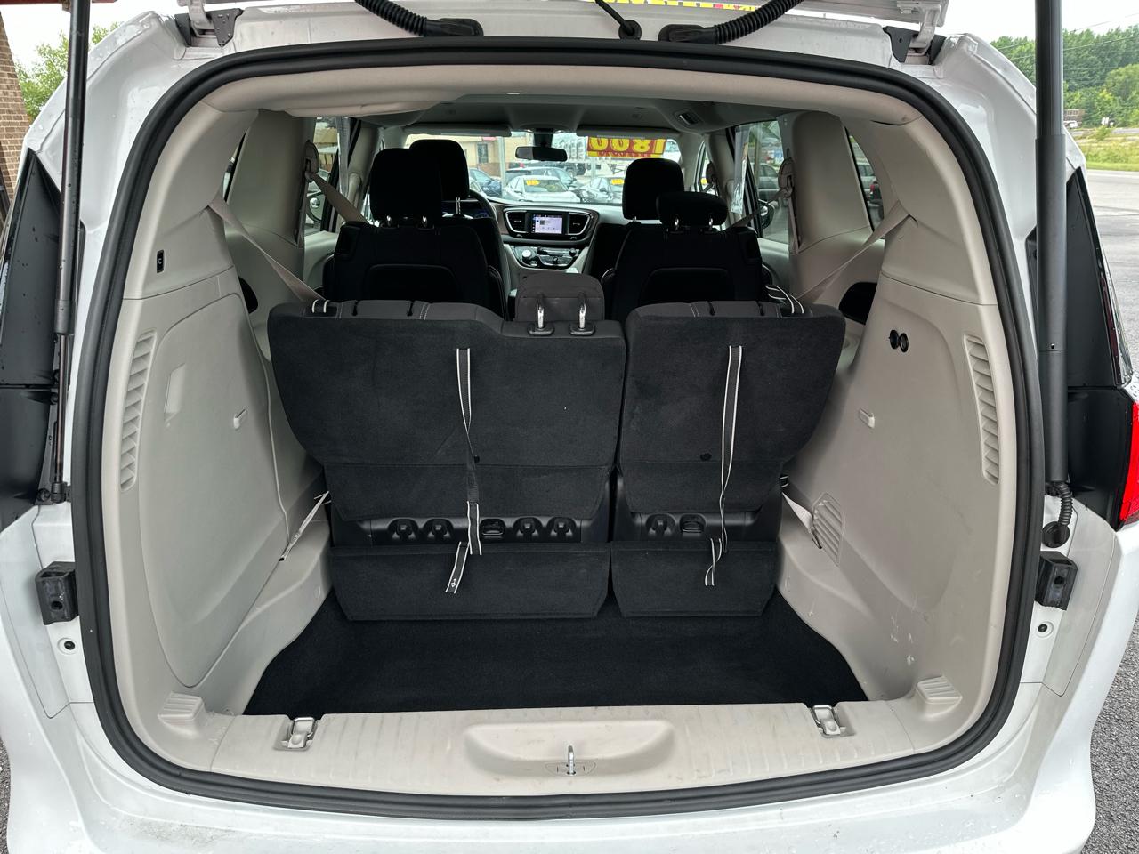 Chrysler Voyager LX FWD 2022