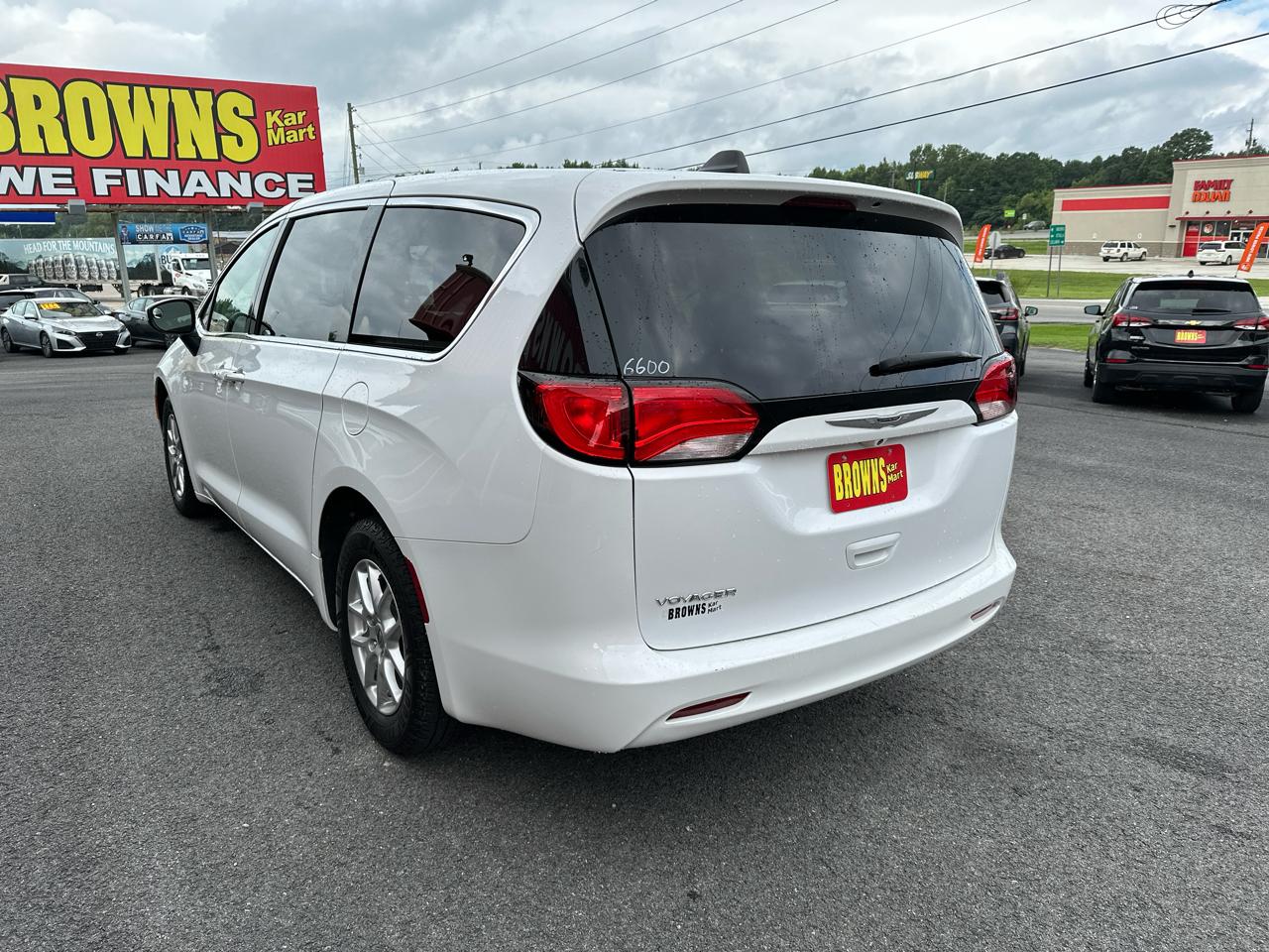 Chrysler Voyager LX FWD 2022