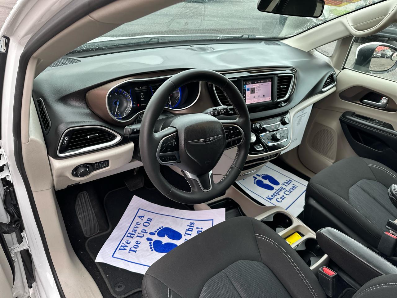 Chrysler Voyager LX FWD 2022