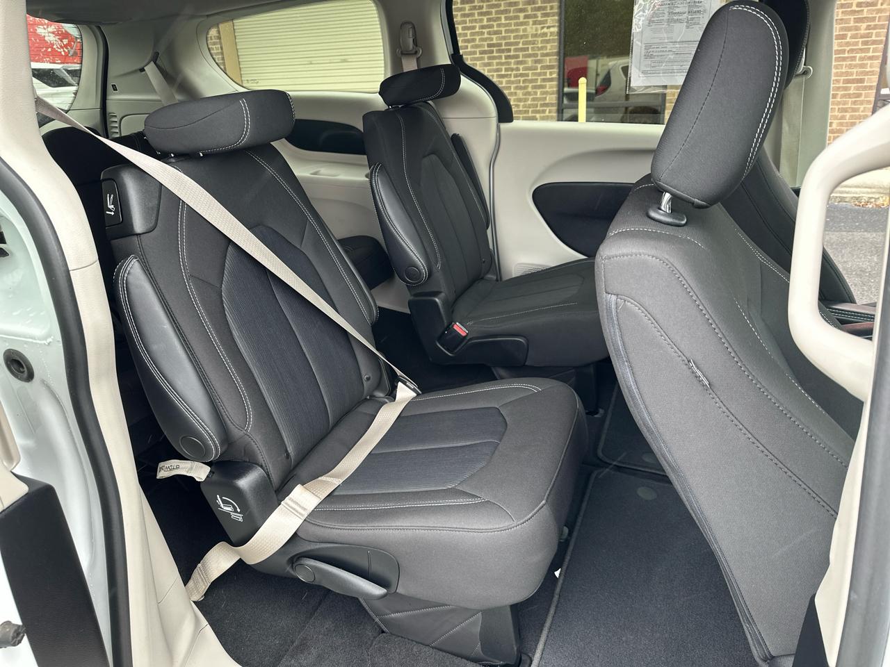 Chrysler Voyager LX FWD 2022