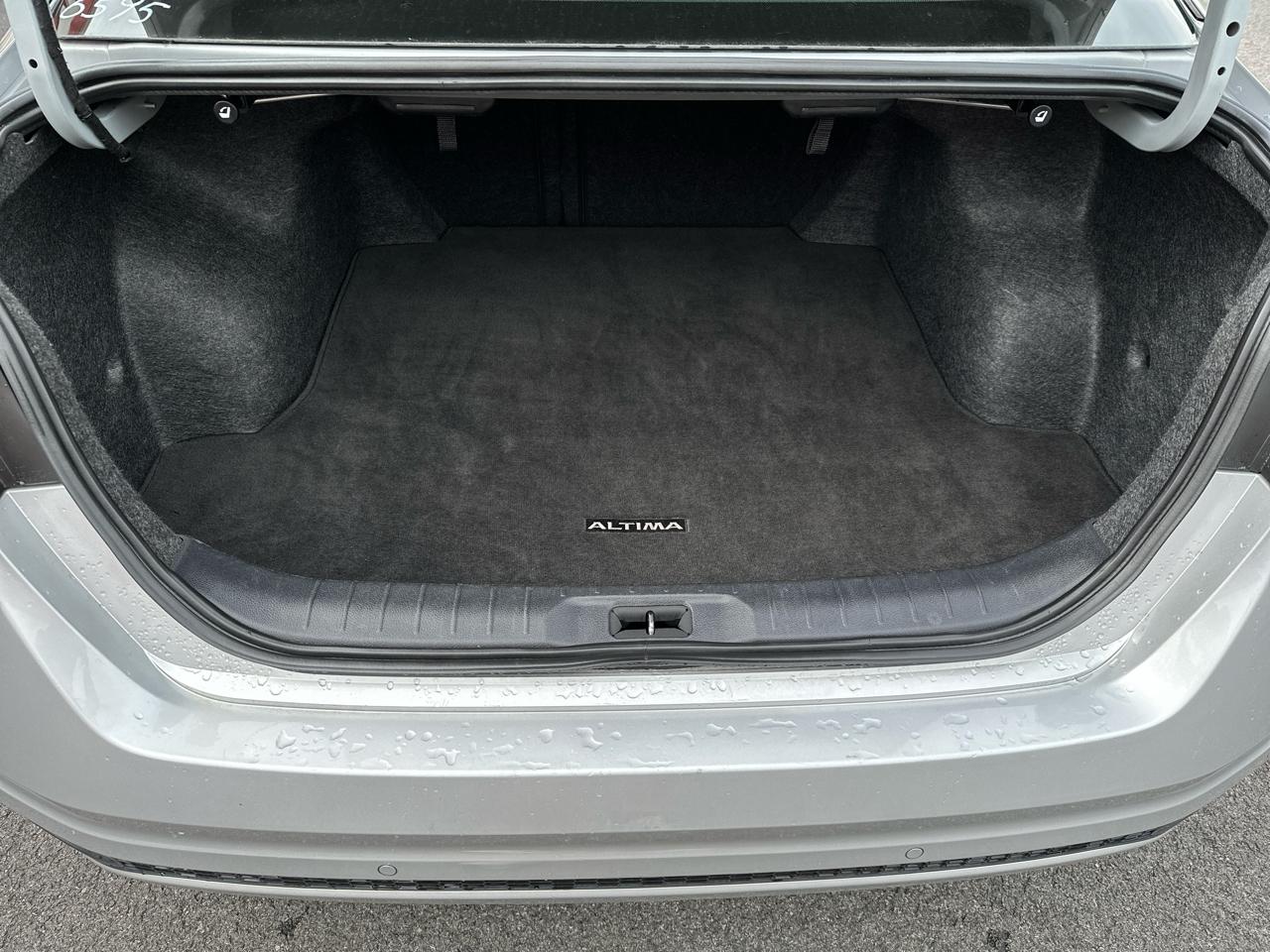 Nissan Altima 2.5 SV Sedan 2024