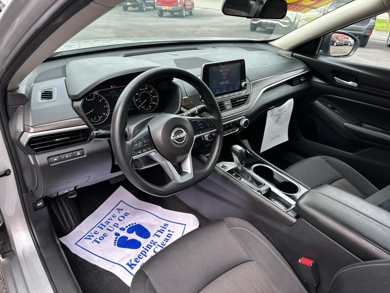 Nissan Altima 2.5 SV Sedan 2024