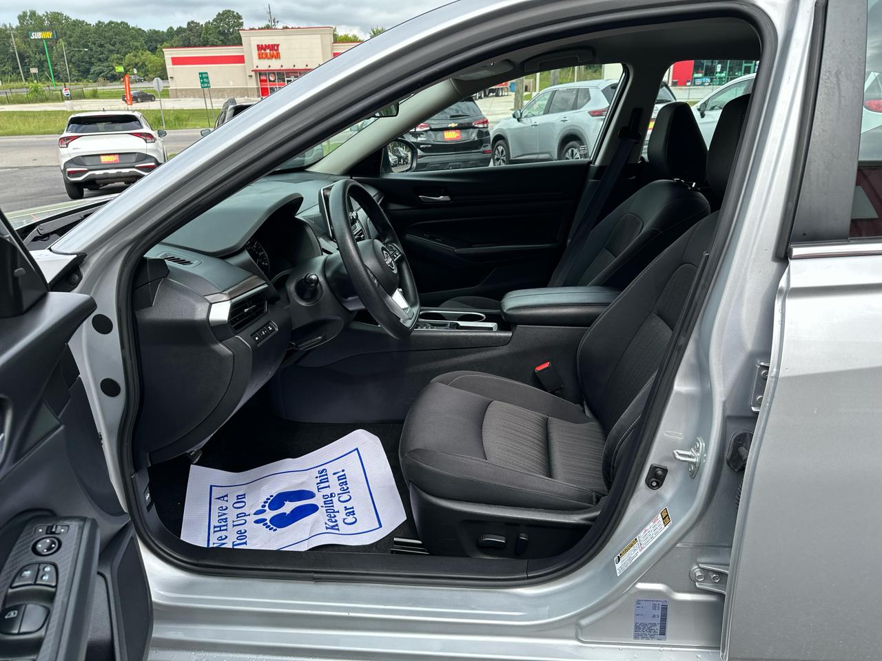 Nissan Altima 2.5 SV Sedan 2024