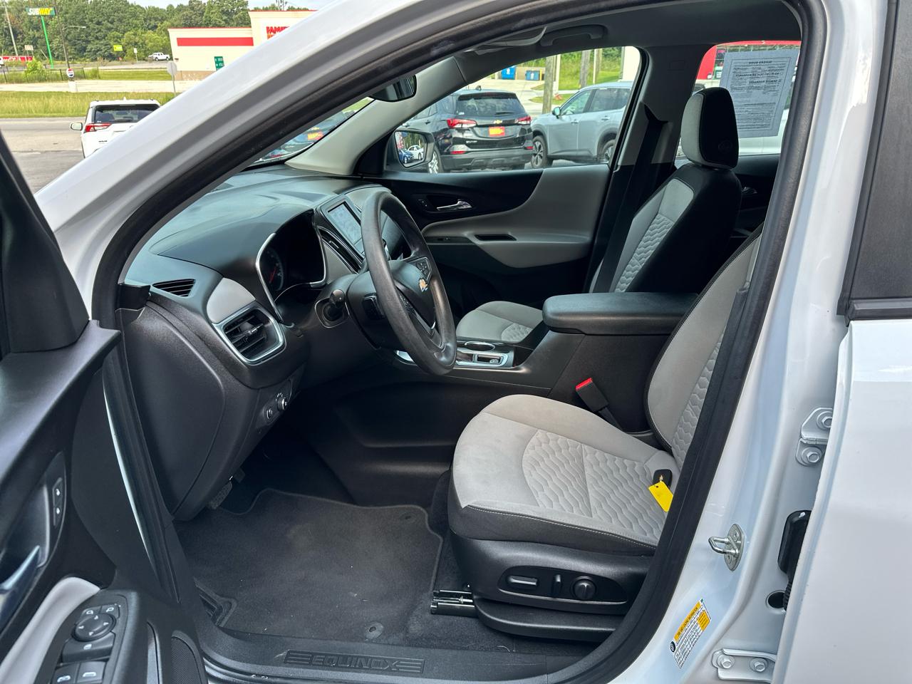 Chevrolet Equinox FWD 4dr LS w/1FL 2021