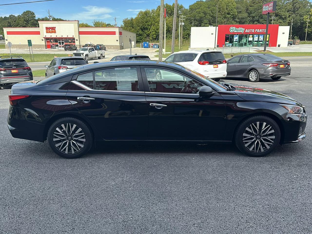Nissan Altima 2.5 SV Sedan 2024