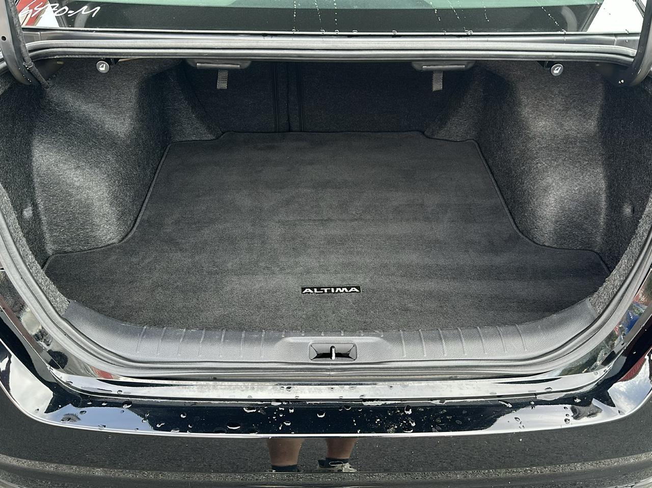 Nissan Altima 2.5 SV Sedan 2024