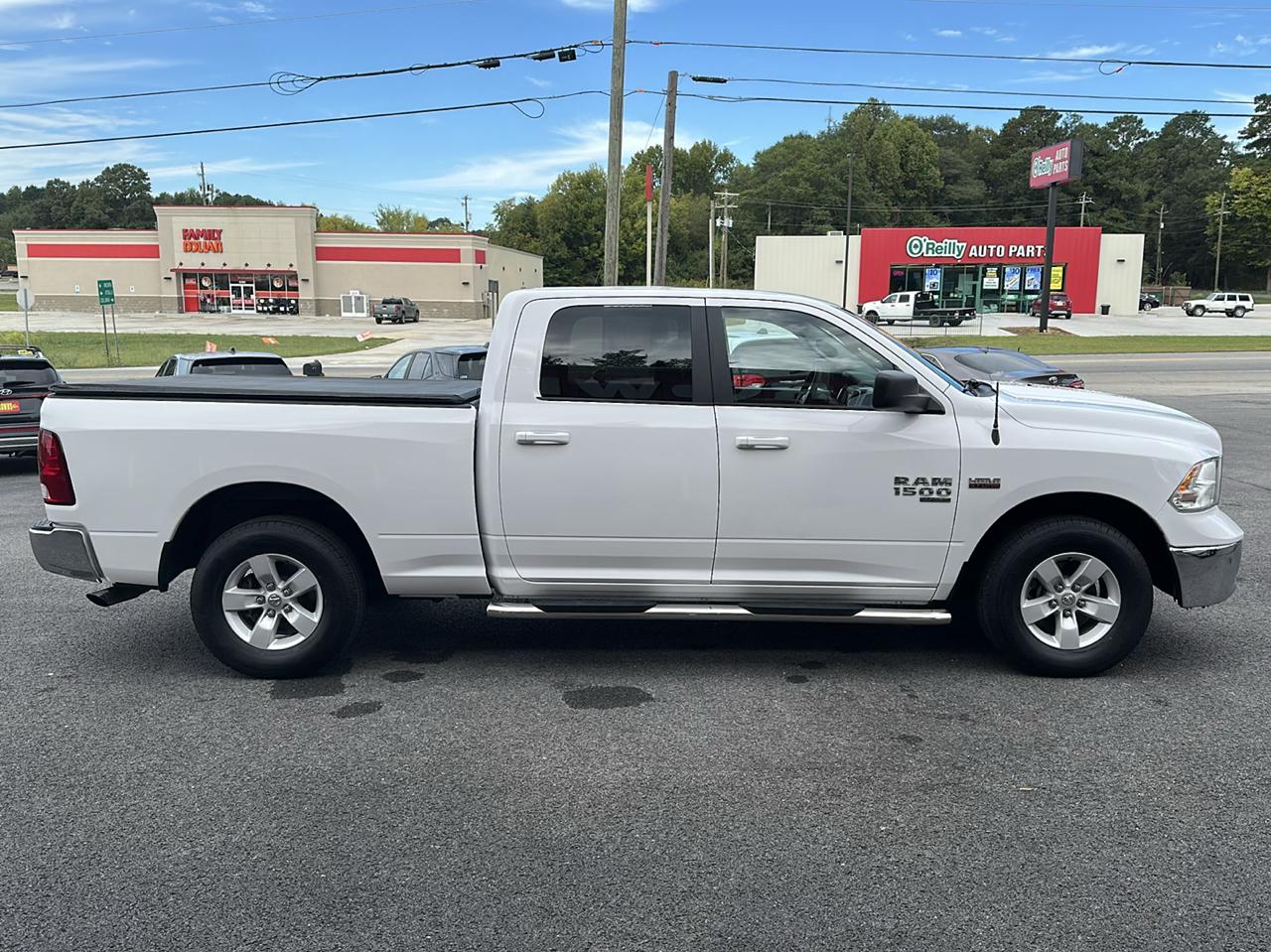 RAM 1500 Classic SLT 4x2 Crew Cab 6'4" Box 2019