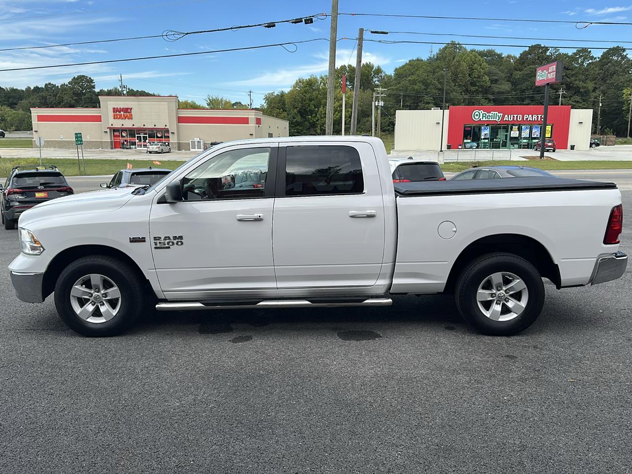 RAM 1500 Classic SLT 4x2 Crew Cab 6'4" Box 2019