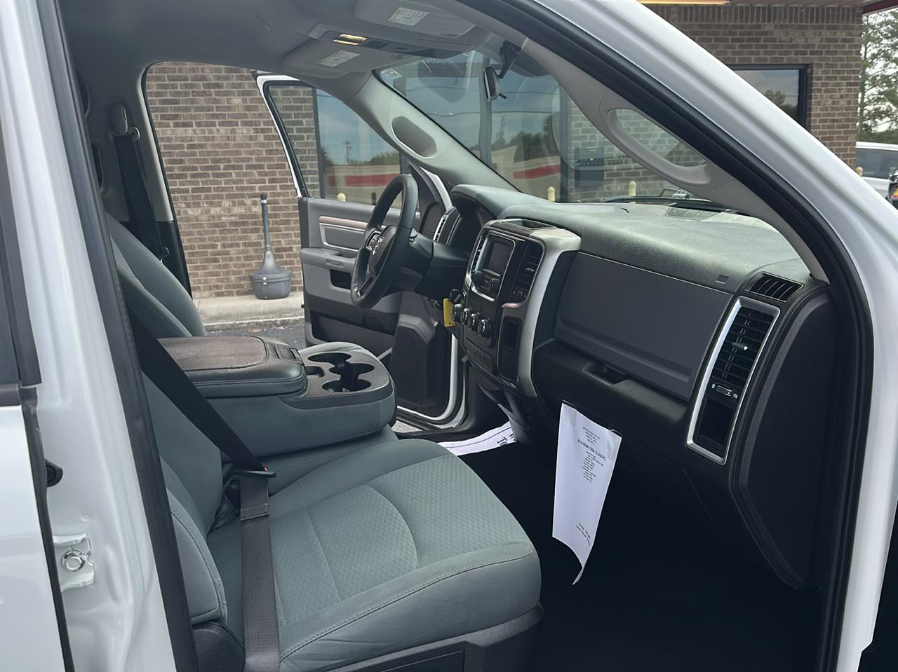 RAM 1500 Classic SLT 4x2 Crew Cab 6'4" Box 2019