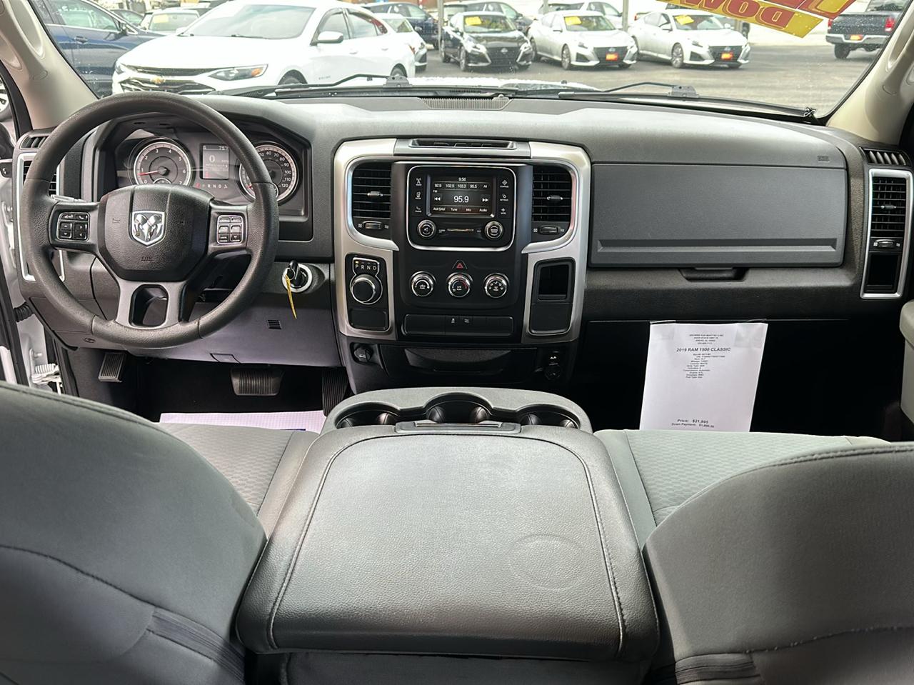 RAM 1500 Classic SLT 4x2 Crew Cab 6'4" Box 2019