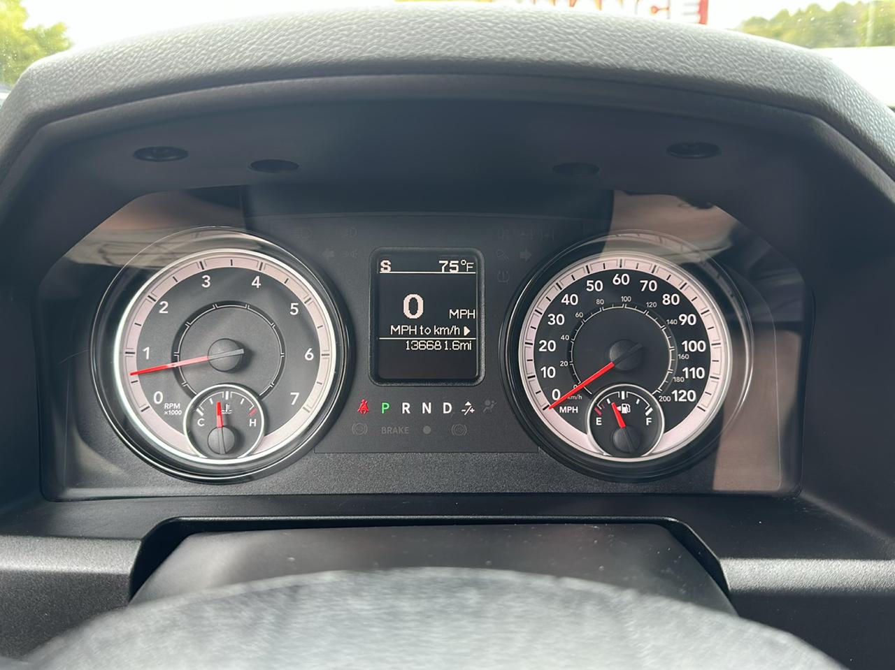 RAM 1500 Classic SLT 4x2 Crew Cab 6'4" Box 2019