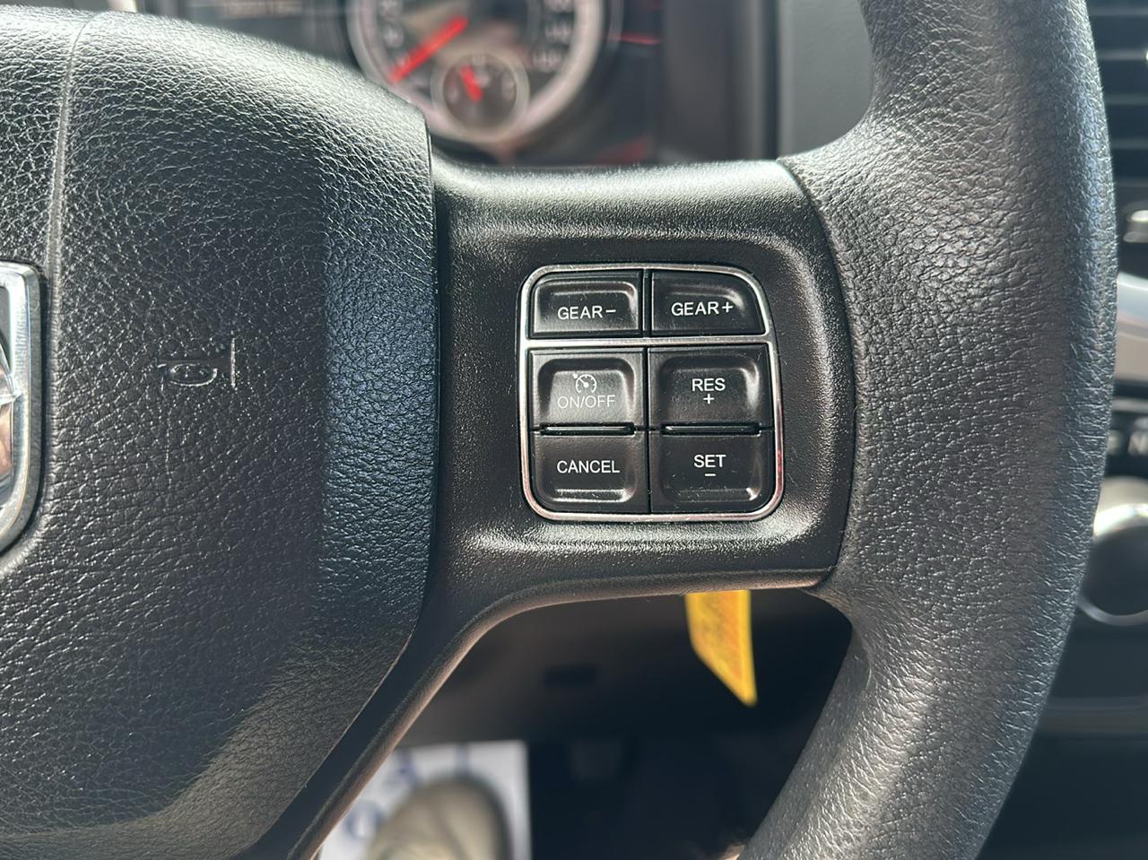 RAM 1500 Classic SLT 4x2 Crew Cab 6'4" Box 2019