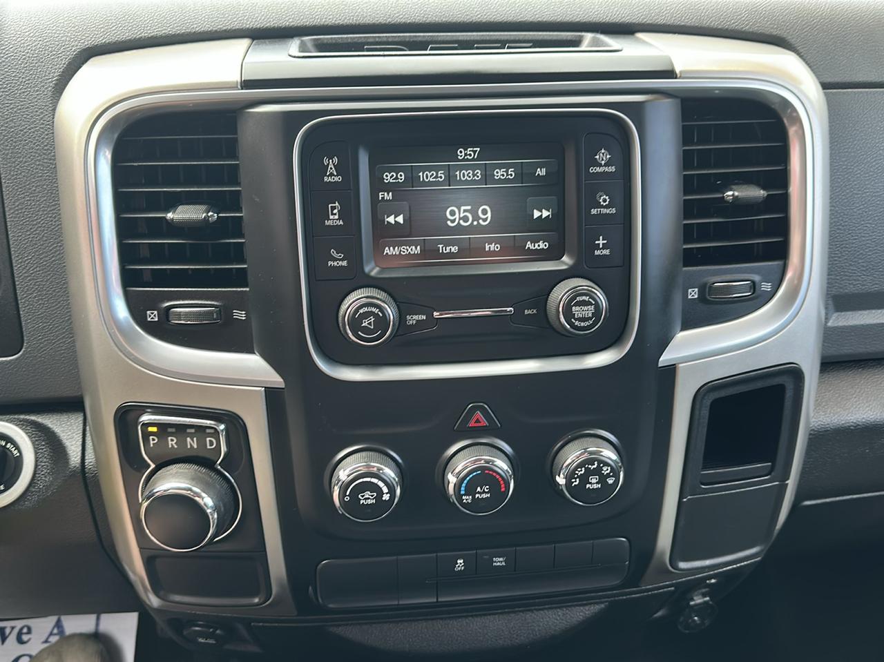RAM 1500 Classic SLT 4x2 Crew Cab 6'4" Box 2019