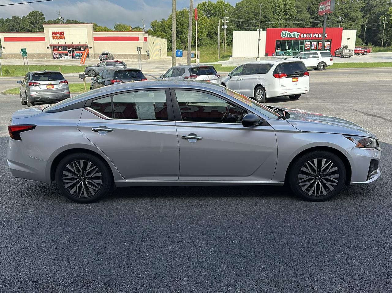 Nissan Altima 2.5 SV Sedan 2024