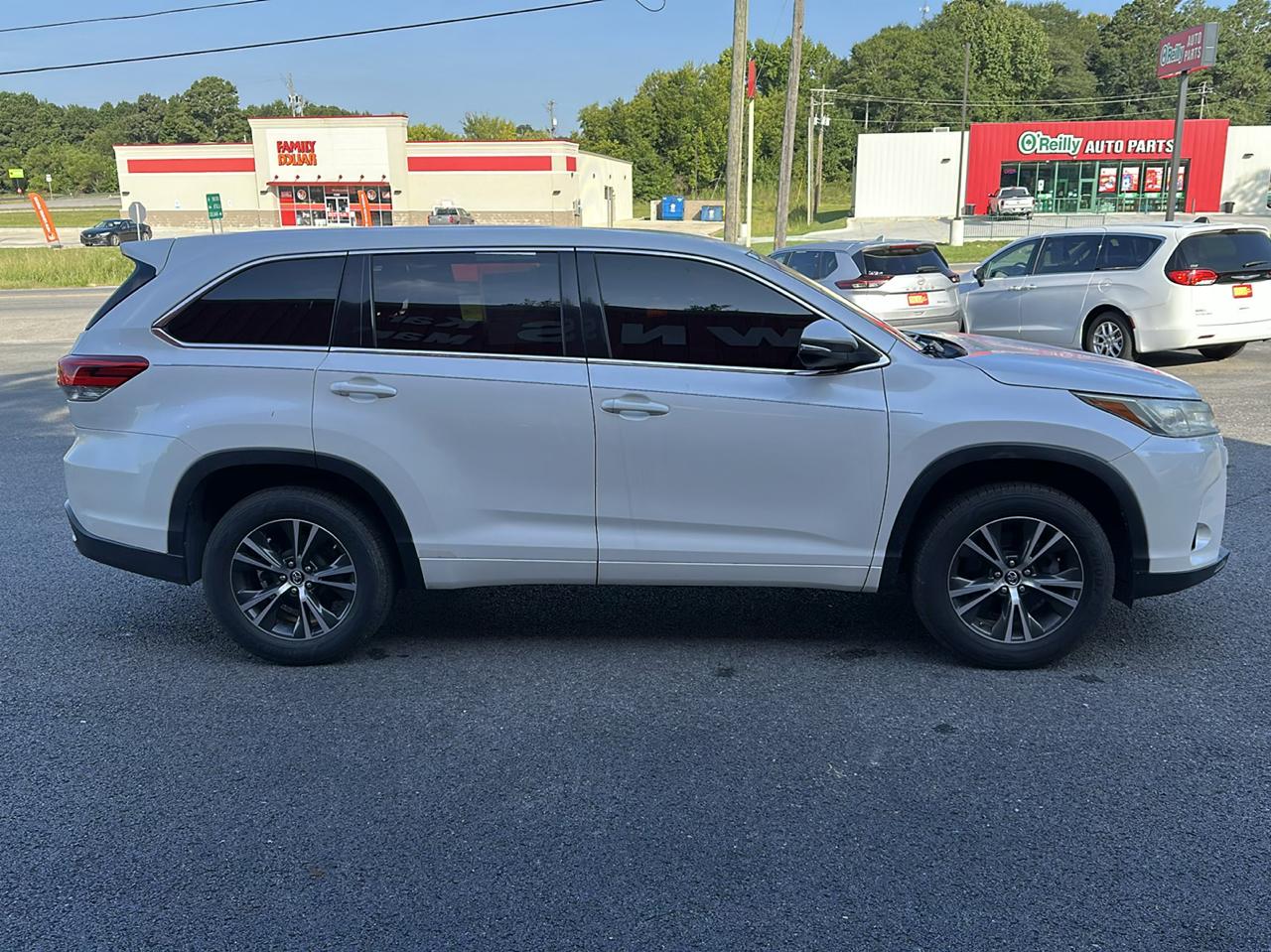 Toyota Highlander LE I4 FWD (Natl) 2018