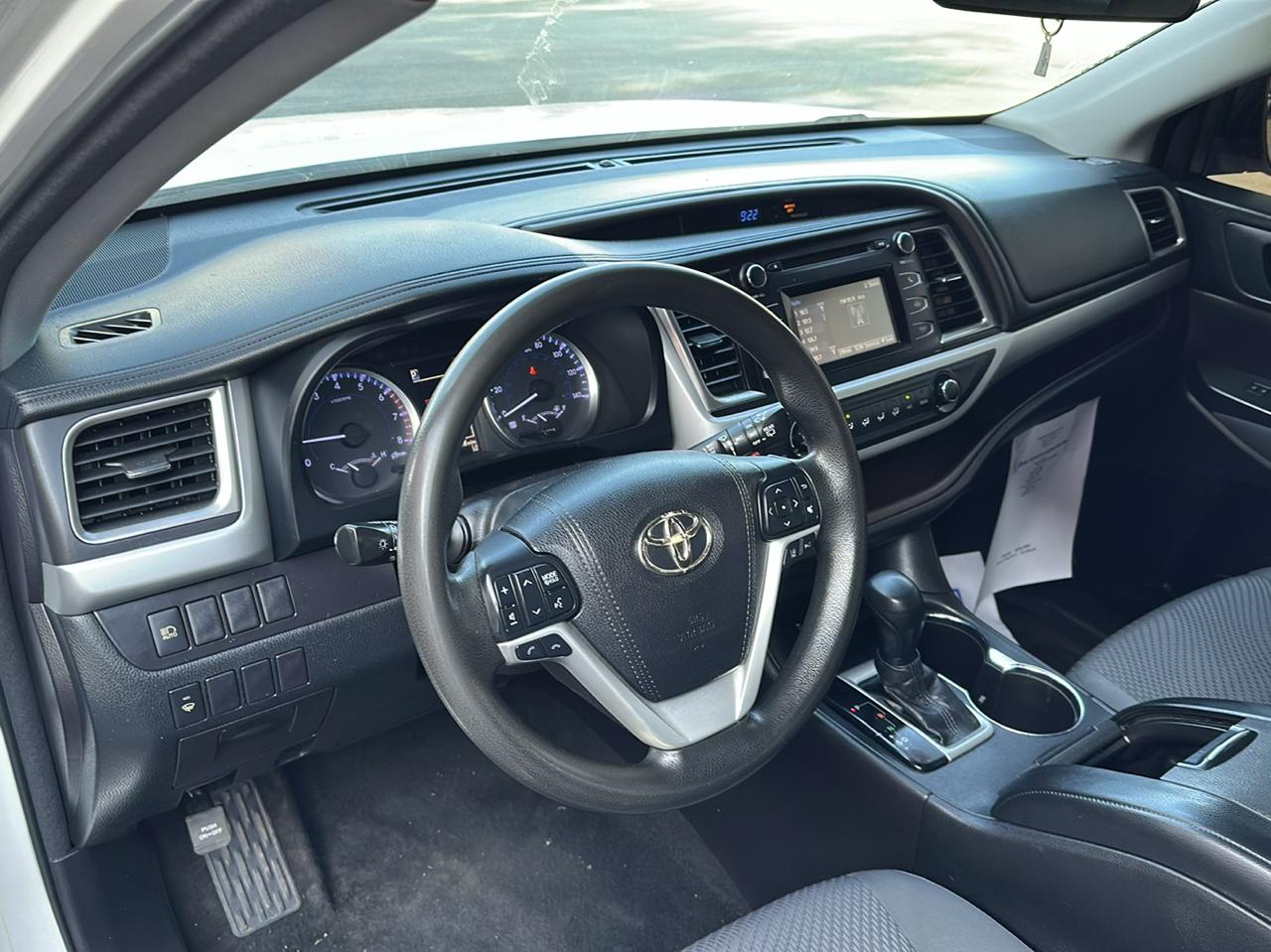 Toyota Highlander LE I4 FWD (Natl) 2018