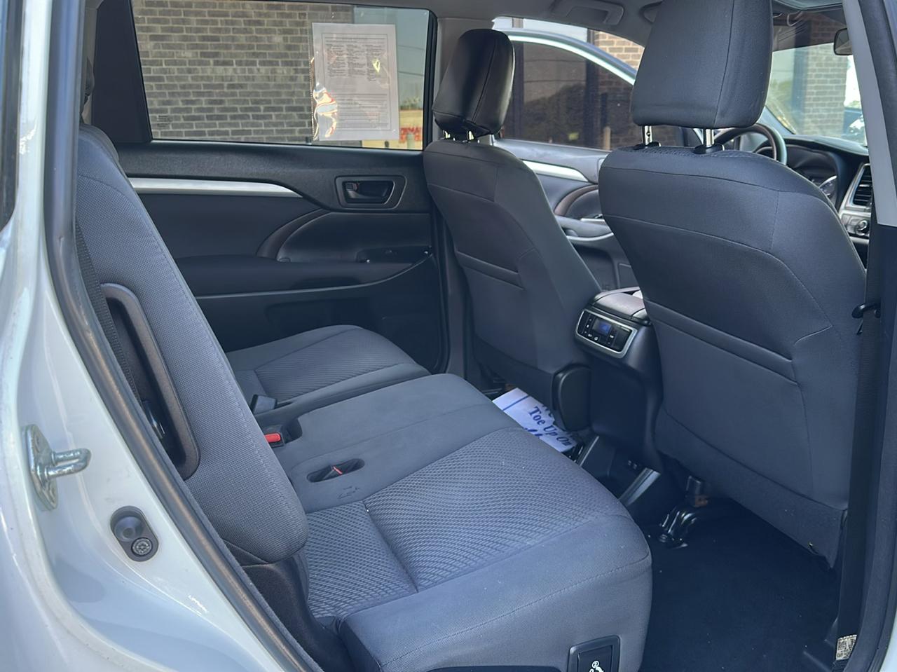 Toyota Highlander LE I4 FWD (Natl) 2018