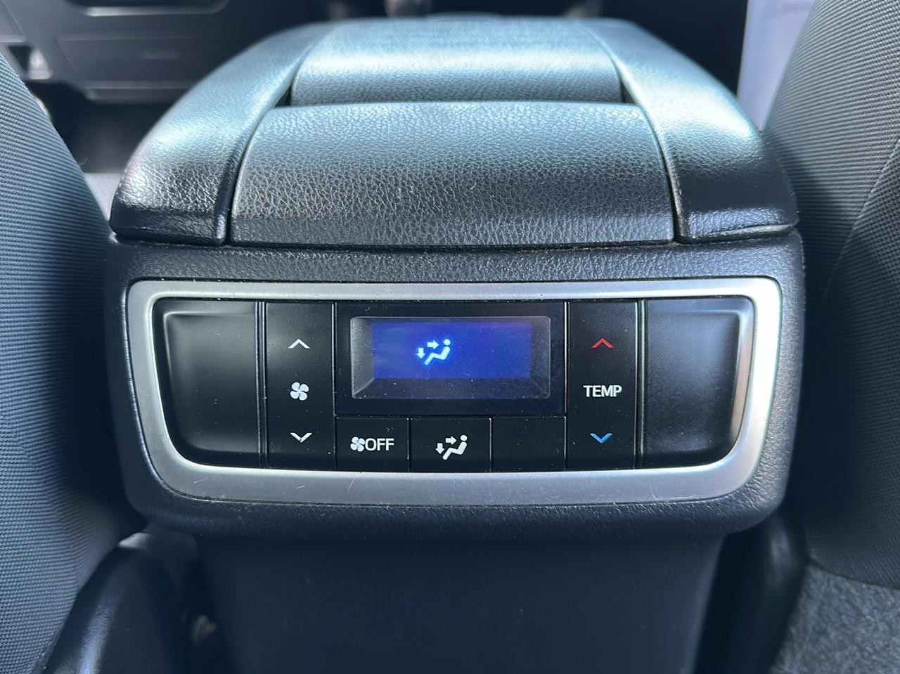 Toyota Highlander LE I4 FWD (Natl) 2018