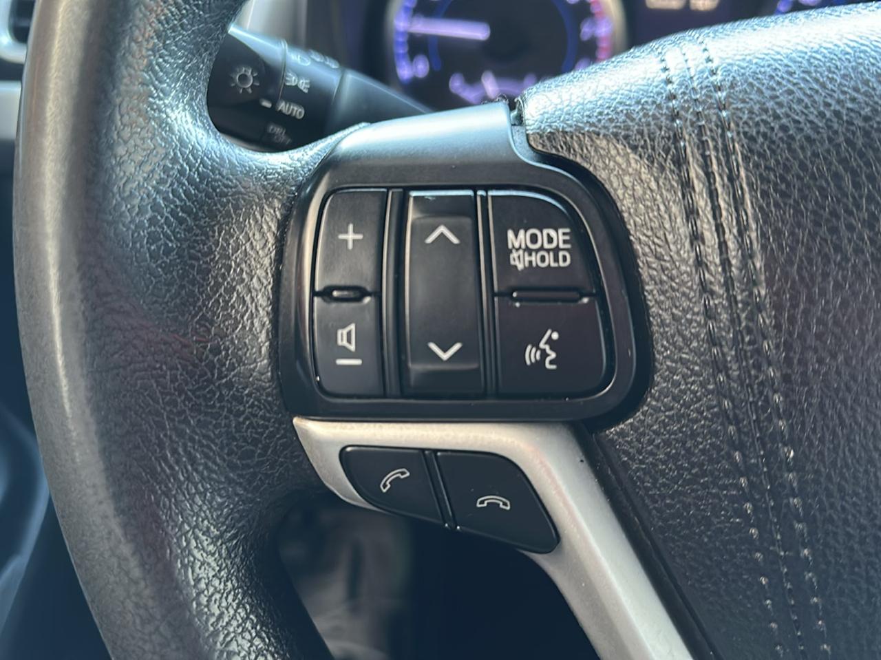 Toyota Highlander LE I4 FWD (Natl) 2018