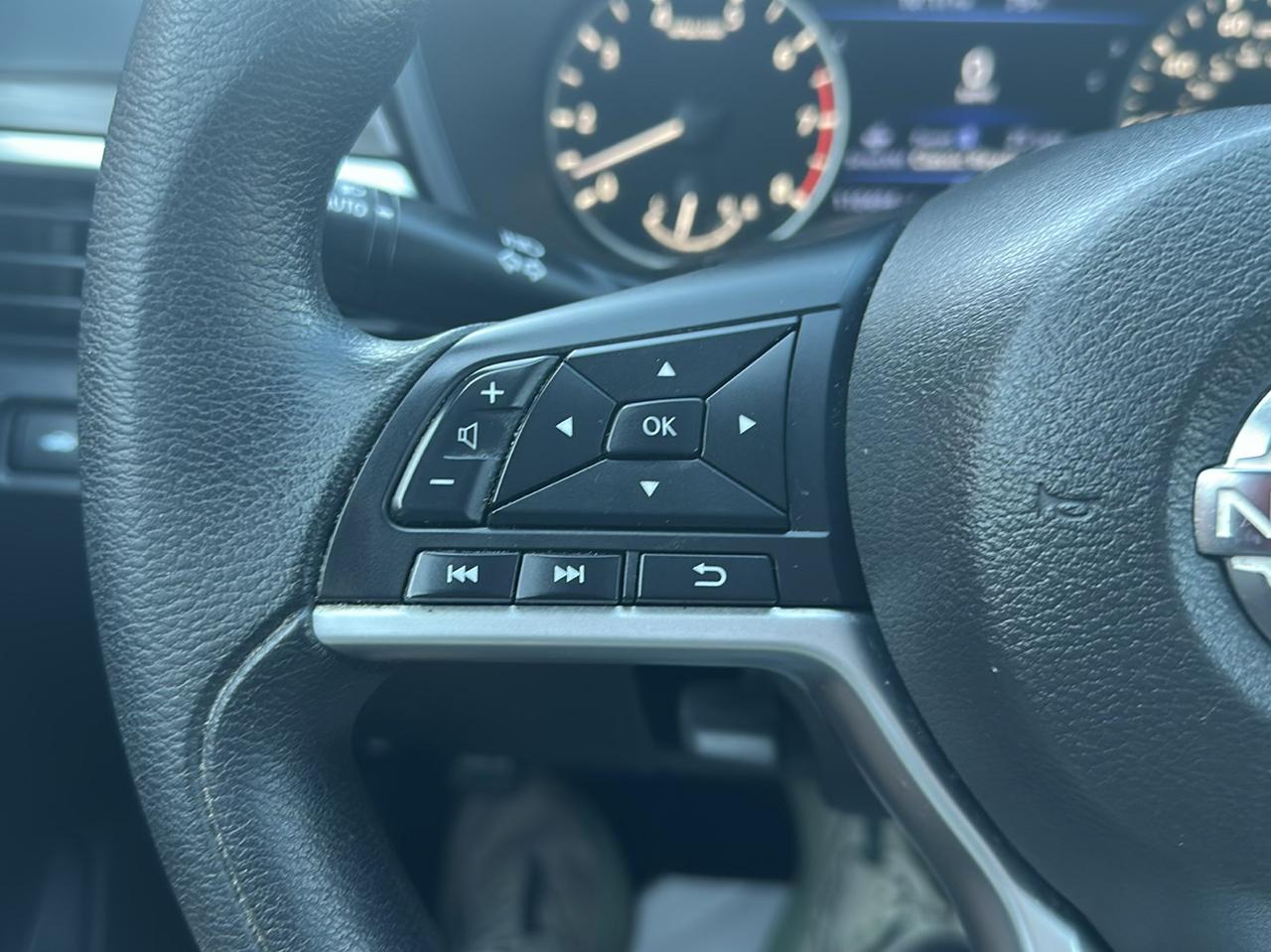 Nissan Altima 2.5 SV Sedan 2023