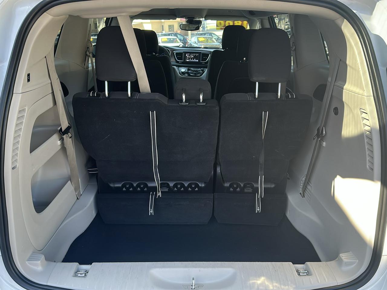 Chrysler Voyager LX FWD 2023