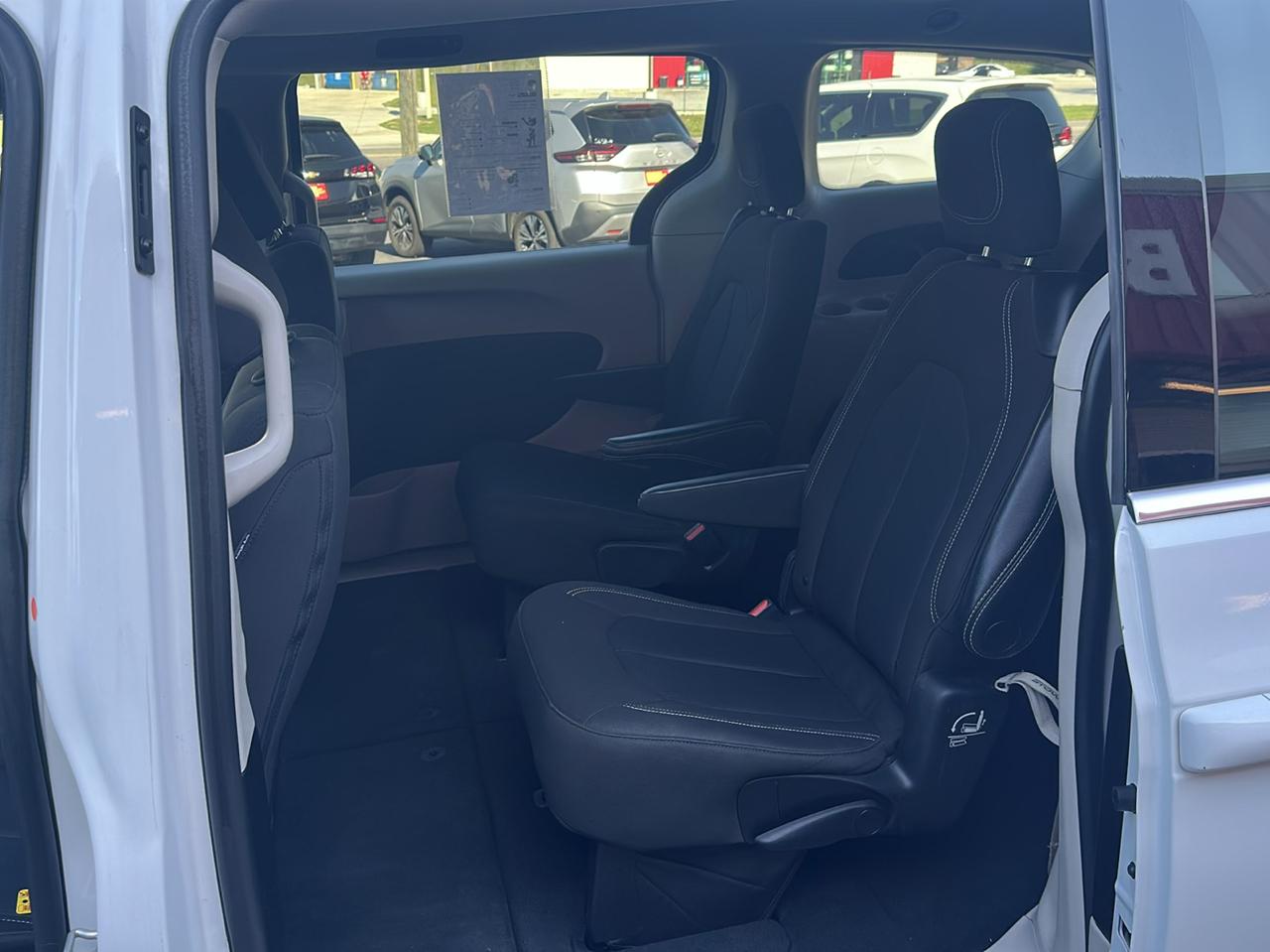 Chrysler Voyager LX FWD 2023