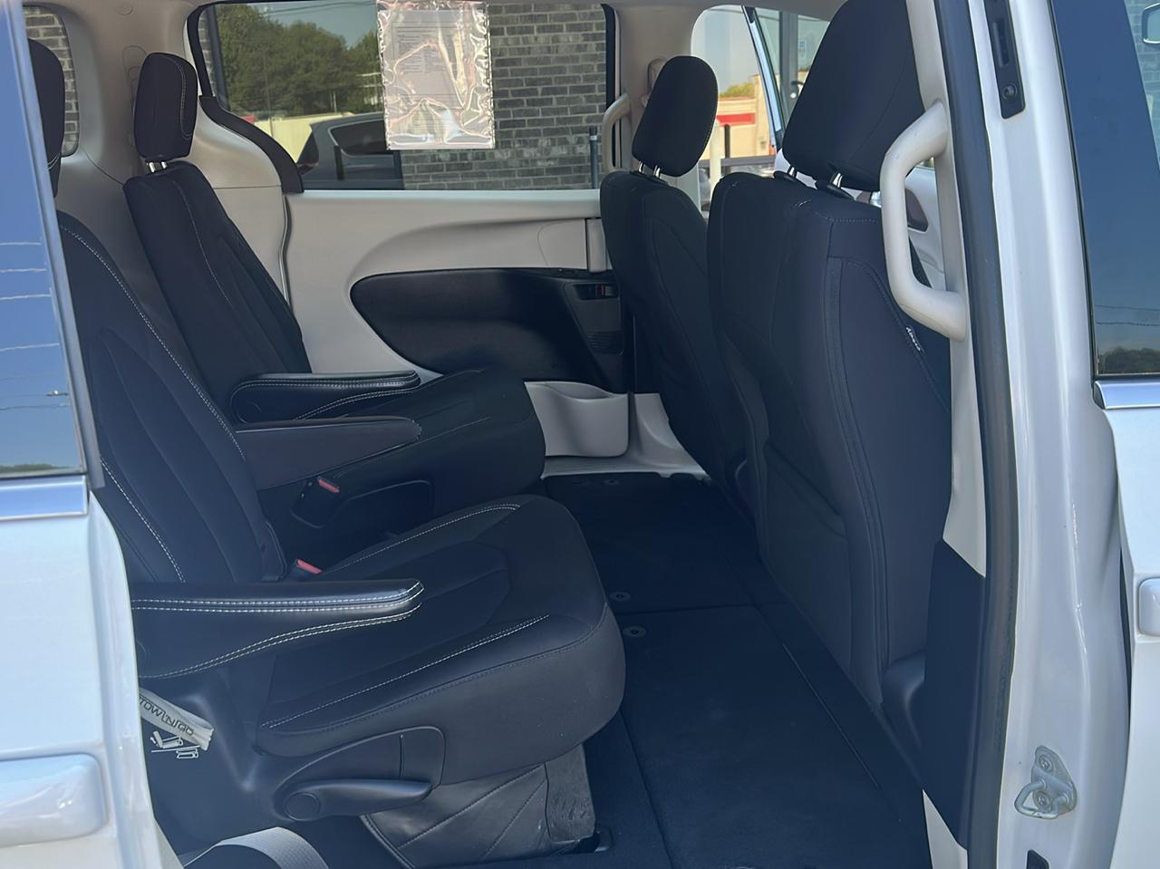 Chrysler Voyager LX FWD 2023