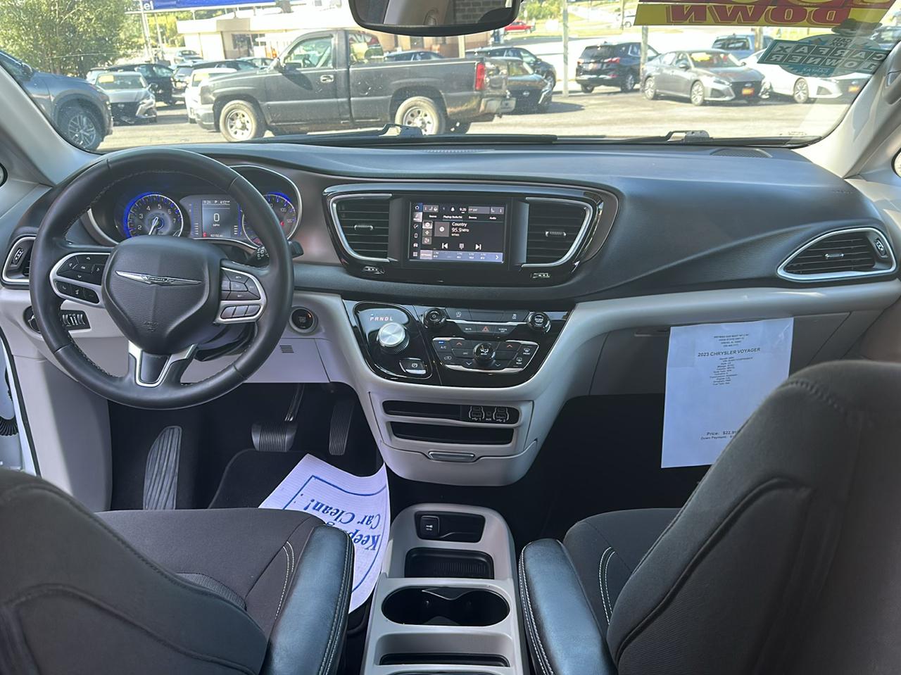 Chrysler Voyager LX FWD 2023