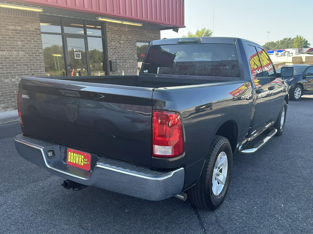 RAM 1500 Tradesman 4x2 Quad Cab 6'4" Box 2018