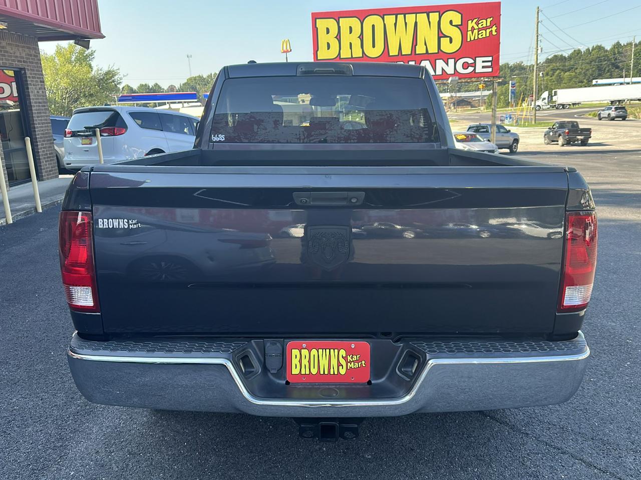 RAM 1500 Tradesman 4x2 Quad Cab 6'4" Box 2018