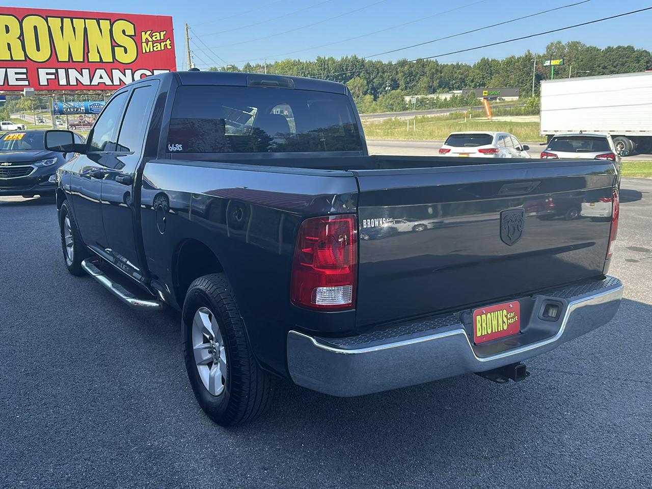RAM 1500 Tradesman 4x2 Quad Cab 6'4" Box 2018