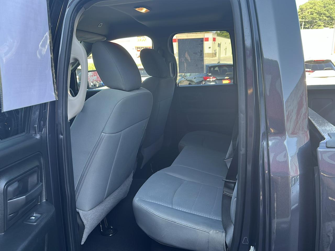 RAM 1500 Tradesman 4x2 Quad Cab 6'4" Box 2018