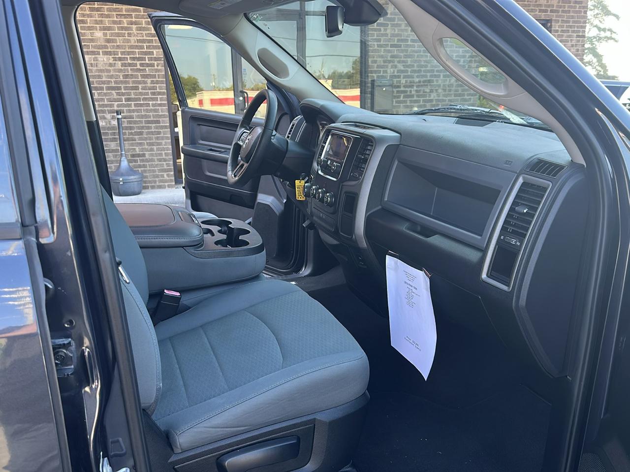 RAM 1500 Tradesman 4x2 Quad Cab 6'4" Box 2018