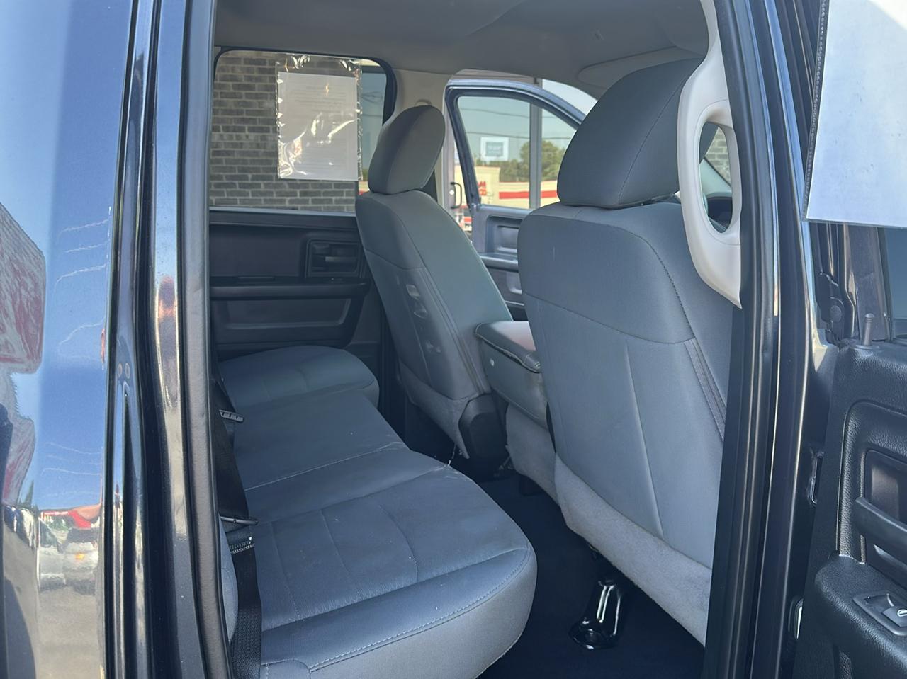 RAM 1500 Tradesman 4x2 Quad Cab 6'4" Box 2018