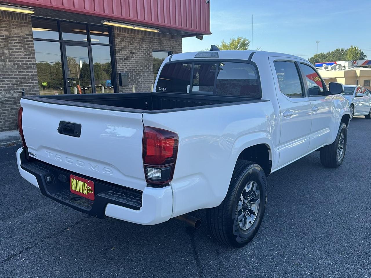Toyota Tacoma 2WD SR5 Double Cab 5' Bed I4 AT (Natl) 2020