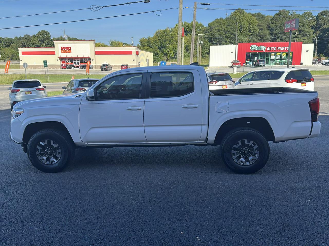 Toyota Tacoma 2WD SR5 Double Cab 5' Bed I4 AT (Natl) 2020
