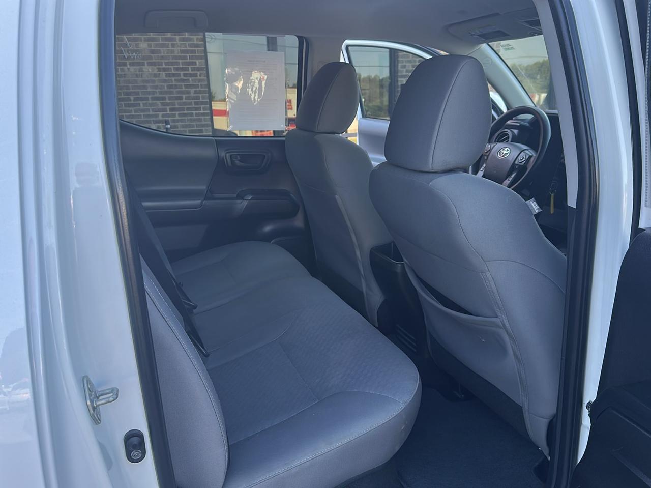 Toyota Tacoma 2WD SR5 Double Cab 5' Bed I4 AT (Natl) 2020