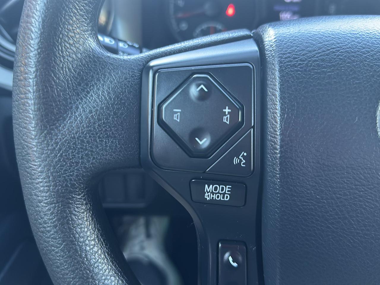 Toyota Tacoma 2WD SR5 Double Cab 5' Bed I4 AT (Natl) 2020