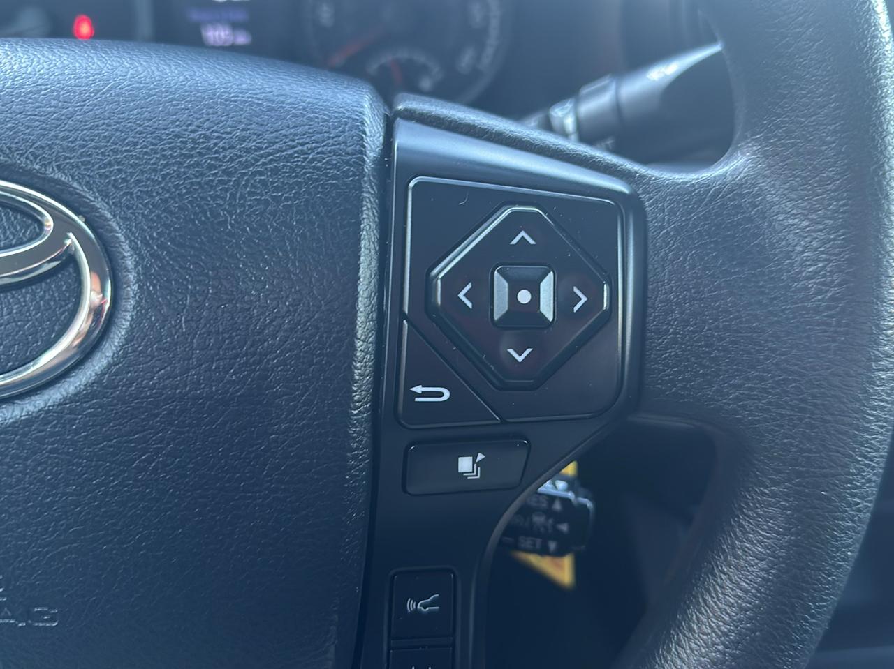 Toyota Tacoma 2WD SR5 Double Cab 5' Bed I4 AT (Natl) 2020