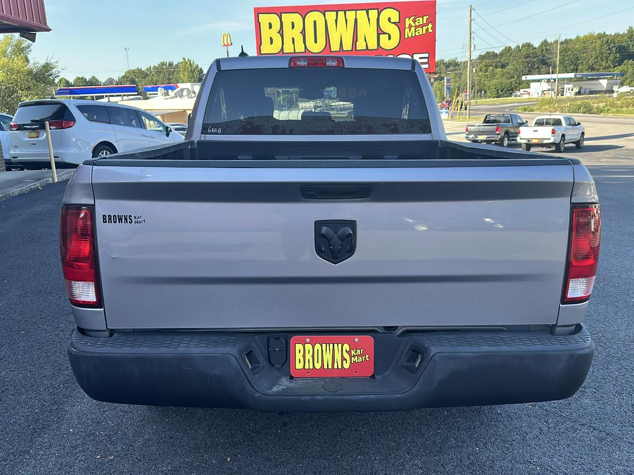 RAM 1500 Classic Tradesman 4x2 Crew Cab 6'4" Box 2022