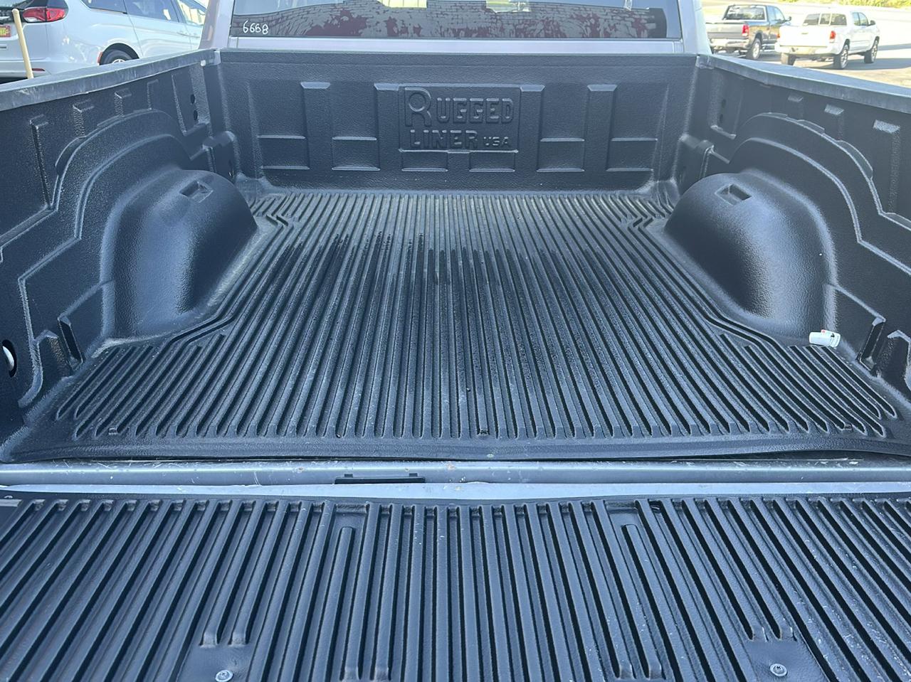 RAM 1500 Classic Tradesman 4x2 Crew Cab 6'4" Box 2022