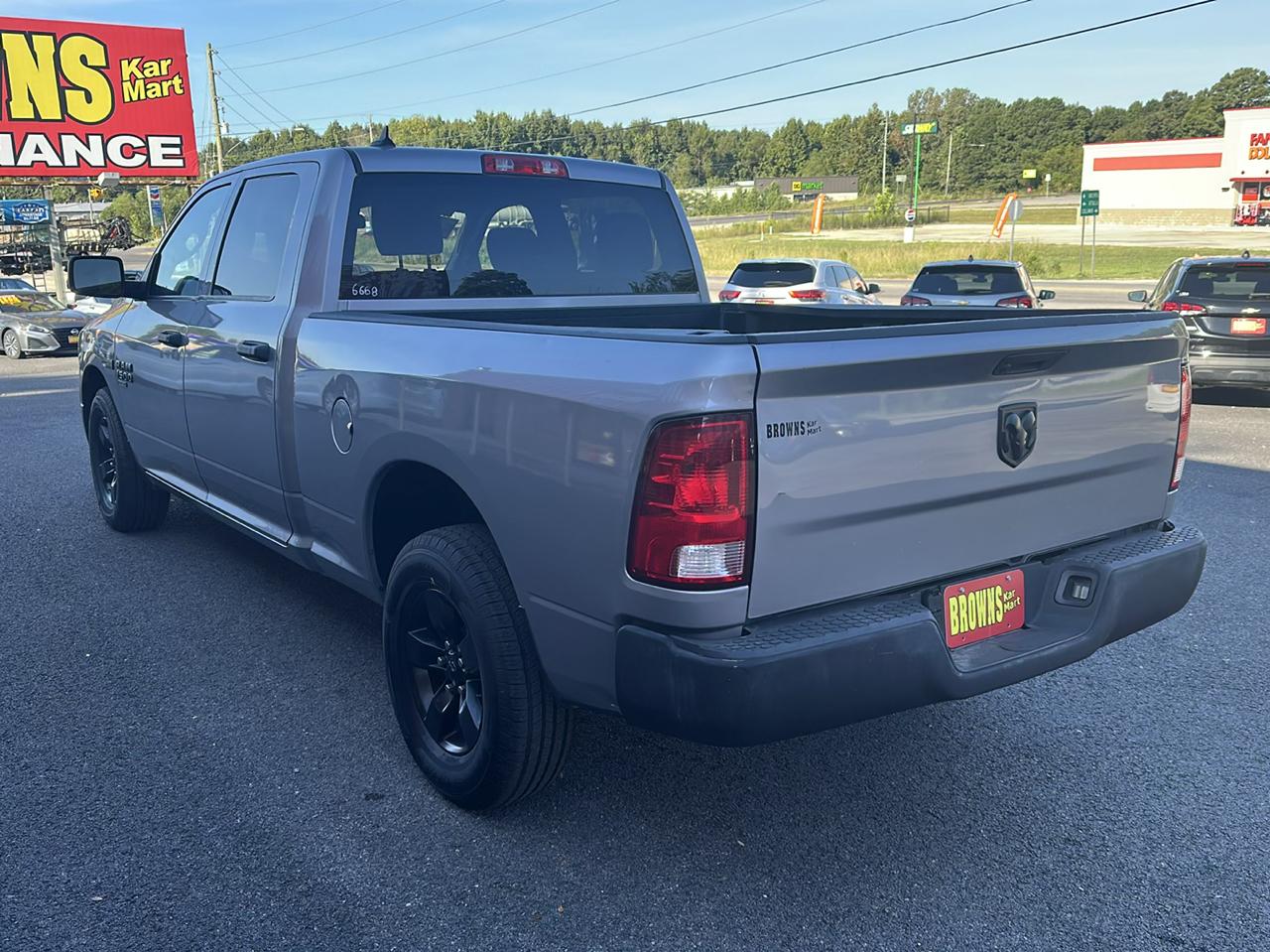 RAM 1500 Classic Tradesman 4x2 Crew Cab 6'4" Box 2022