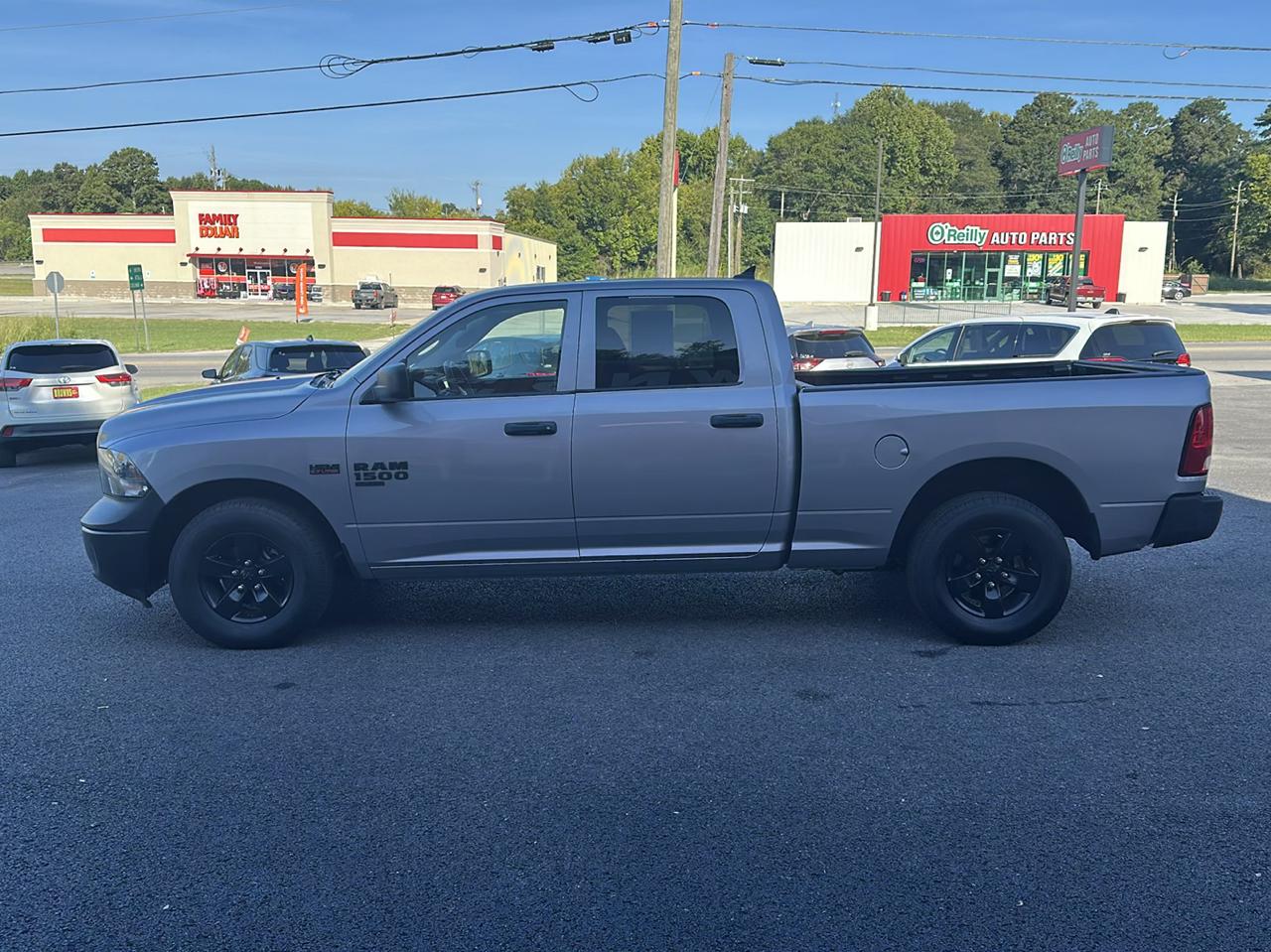 RAM 1500 Classic Tradesman 4x2 Crew Cab 6'4" Box 2022
