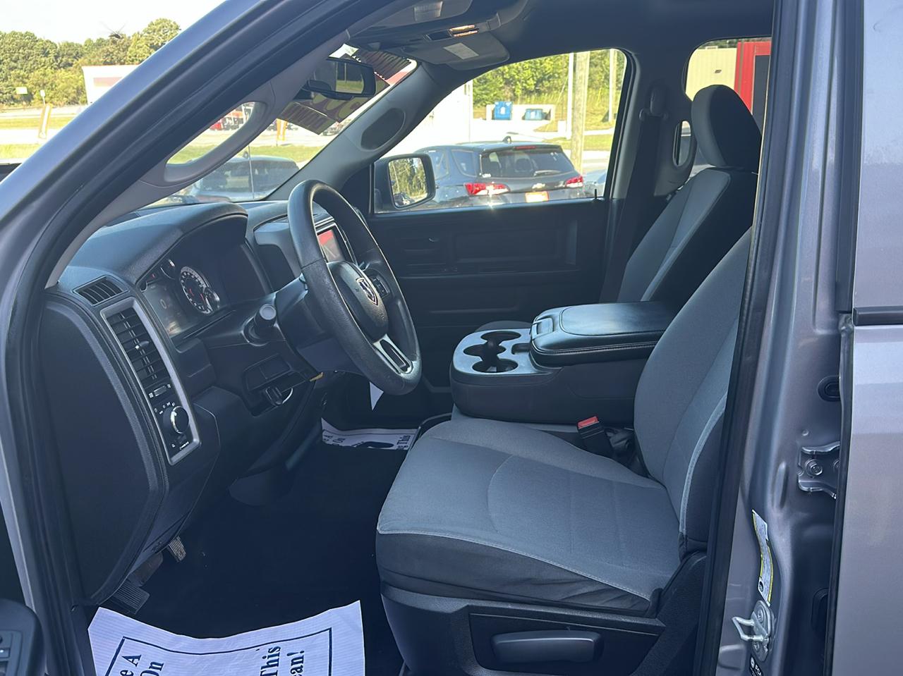 RAM 1500 Classic Tradesman 4x2 Crew Cab 6'4" Box 2022