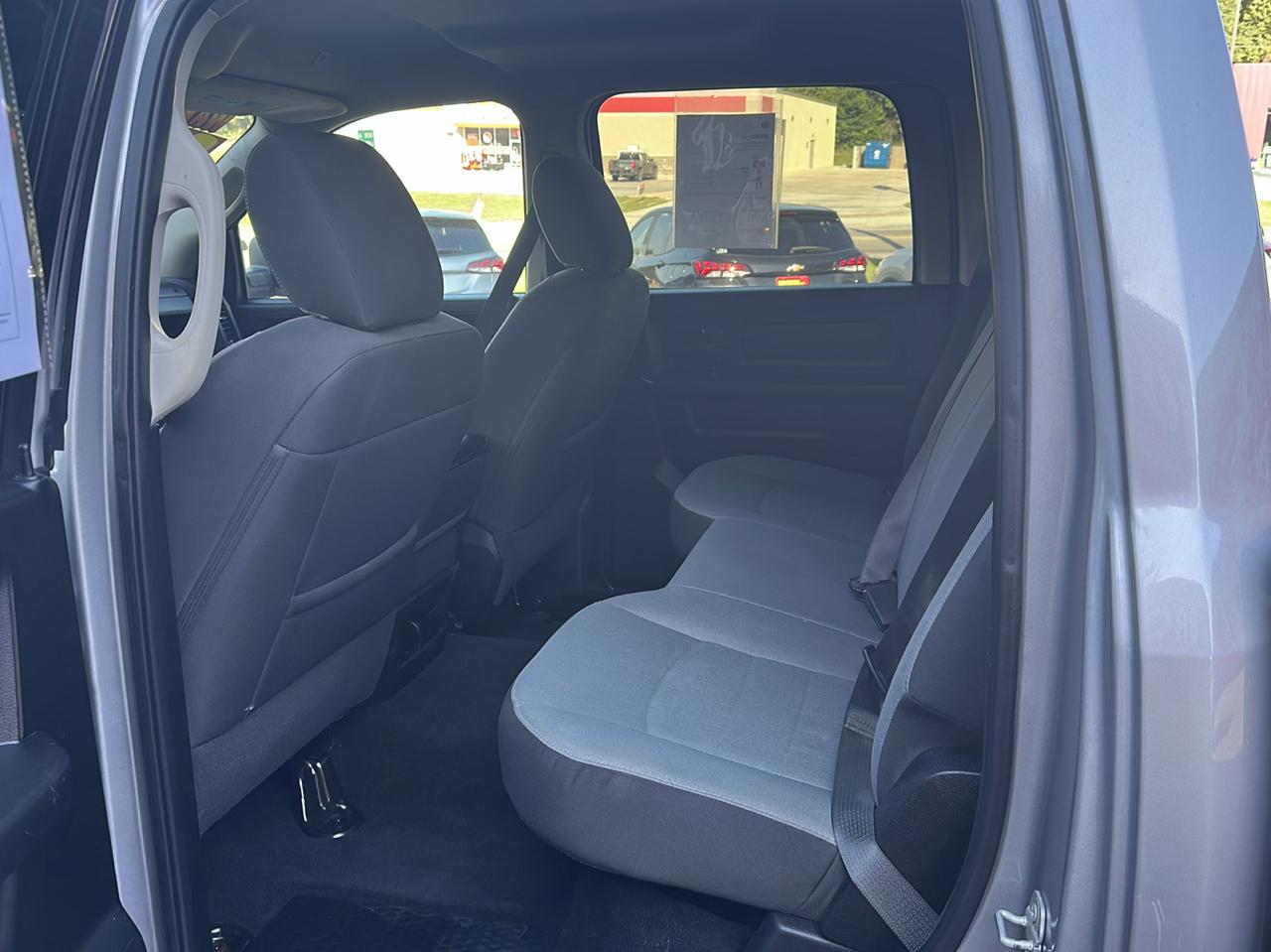 RAM 1500 Classic Tradesman 4x2 Crew Cab 6'4" Box 2022